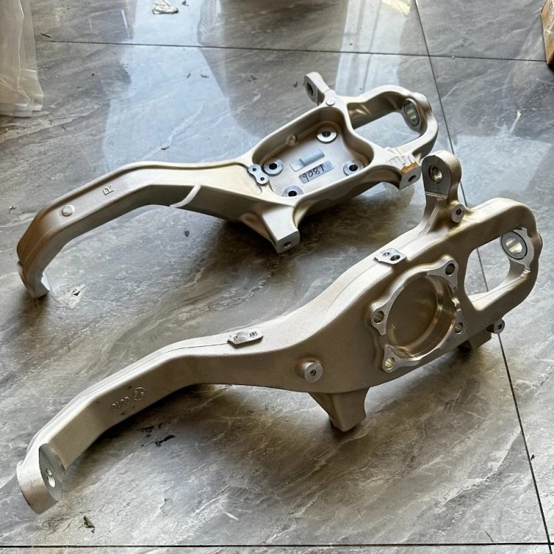 OEM 670001805 670001806 Front Column Assembly, Steering Knuckle for  Ghibli, Quattroporte 3.0 V6 2WD